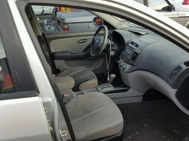 KMHDU4ADXAU836869 - 2010 HYUNDAI ELANTRA BL SILVER photo 5