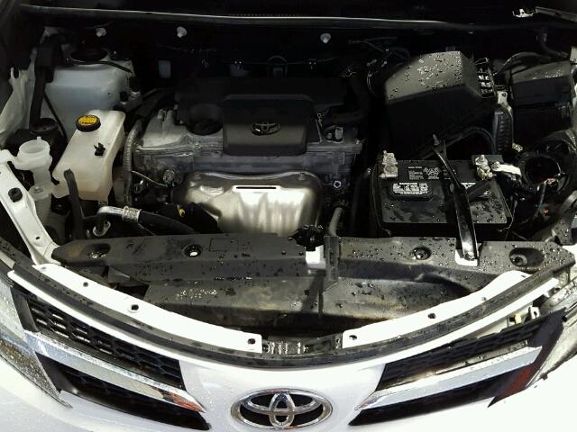 2T3WFREV2FW167529 - 2015 TOYOTA RAV4 XLE WHITE photo 7