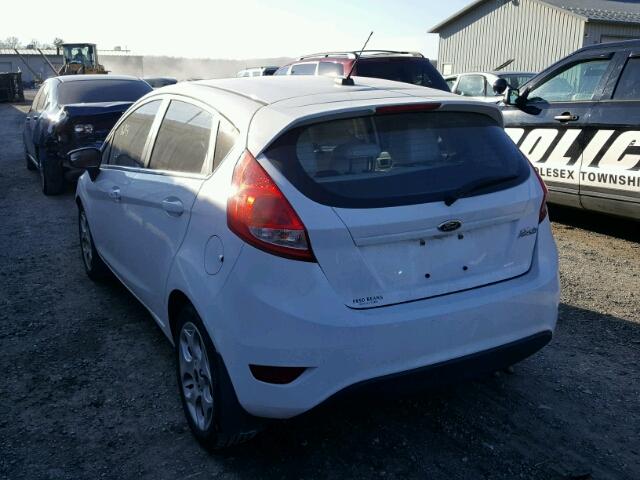 3FADP4FJ1BM170846 - 2011 FORD FIESTA SES WHITE photo 3