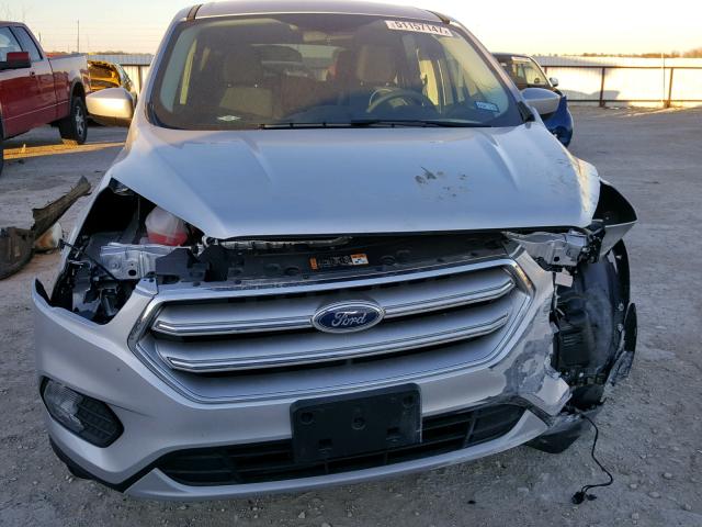 1FMCU0G9XHUE93336 - 2017 FORD ESCAPE SE SILVER photo 9