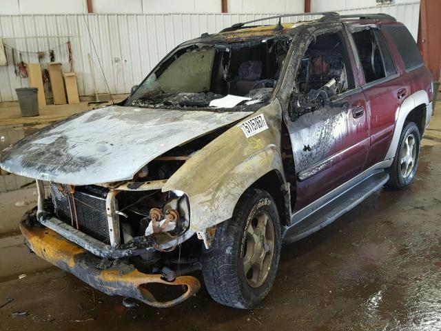 1GNDT13S852351334 - 2005 CHEVROLET TRAILBLAZE MAROON photo 2