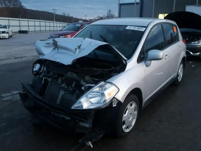 3N1BC13EX9L402432 - 2009 NISSAN VERSA S SILVER photo 2