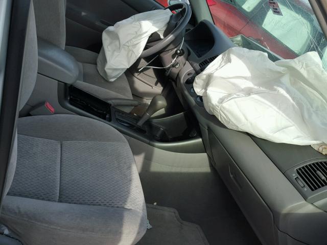 4T1BE32K53U697457 - 2003 TOYOTA CAMRY LE ვერცხლისფერი ფოტო 5