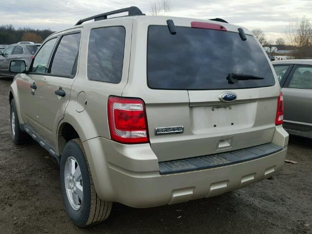 1FMCU0D70AKB90411 - 2010 FORD ESCAPE XLT BEIGE photo 3