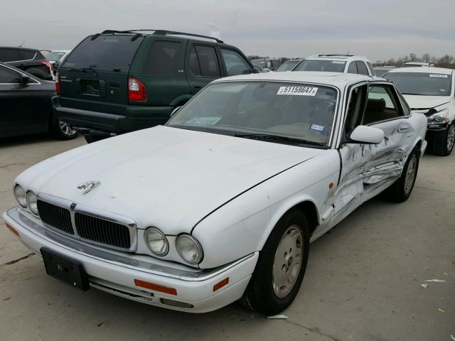 SAJHX1749TC762910 - 1996 JAGUAR XJ6 WHITE photo 2