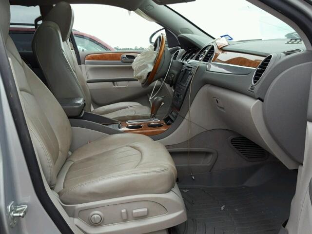 5GAKRDED8CJ237174 - 2012 BUICK ENCLAVE SILVER photo 5