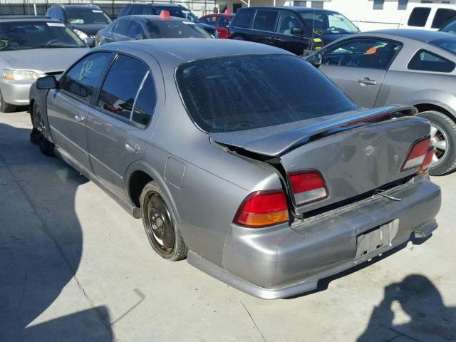 JN1CA21D2WT536451 - 1998 NISSAN MAXIMA GLE GRAY photo 3