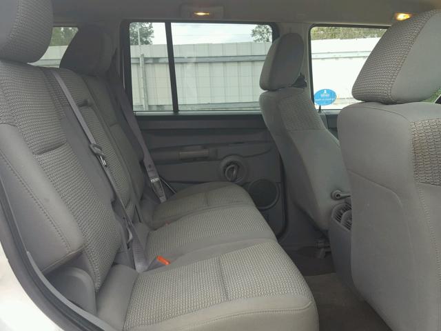 1J8HG48N16C244679 - 2006 JEEP COMMANDER SILVER photo 6