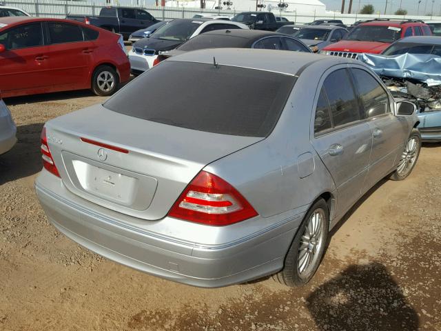 WDBRF61J05A760039 - 2005 MERCEDES-BENZ C 240 SILVER photo 4