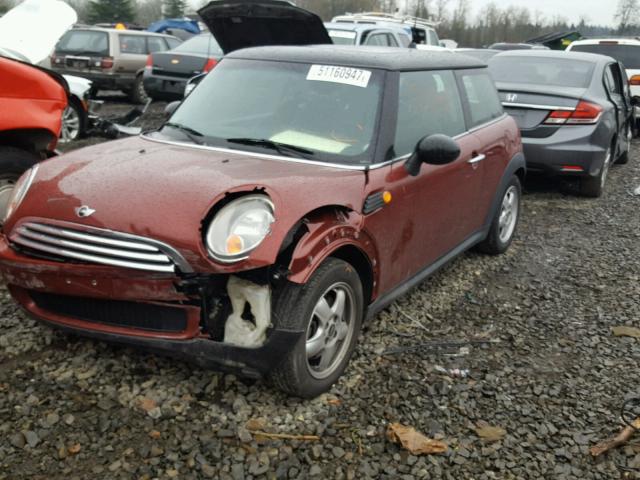 WMWMF33528TT59415 - 2008 MINI COOPER RED photo 2