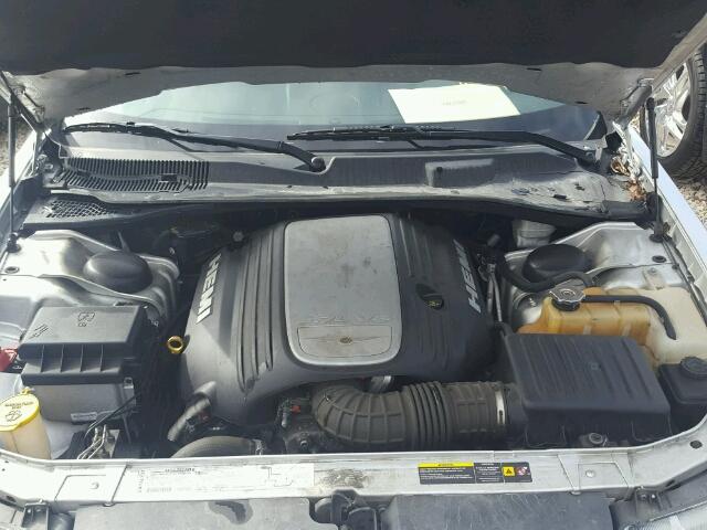 2C3AA63H25H657864 - 2005 CHRYSLER 300C SILVER photo 7