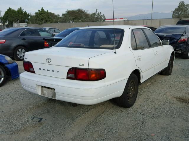 JT2SK12E6S0326382 - 1995 TOYOTA CAMRY LE WHITE photo 4