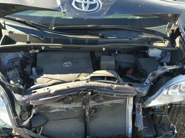 5TDKK3DC5FS556917 - 2015 TOYOTA SIENNA LE GRAY photo 7