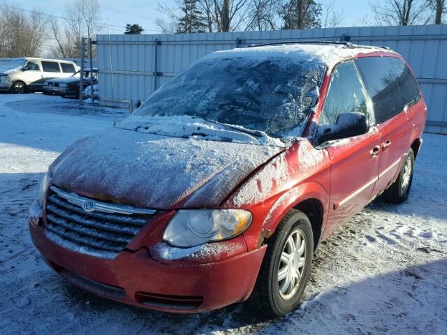 2C4GP54L25R194636 - 2005 CHRYSLER TOWN & COU RED photo 2