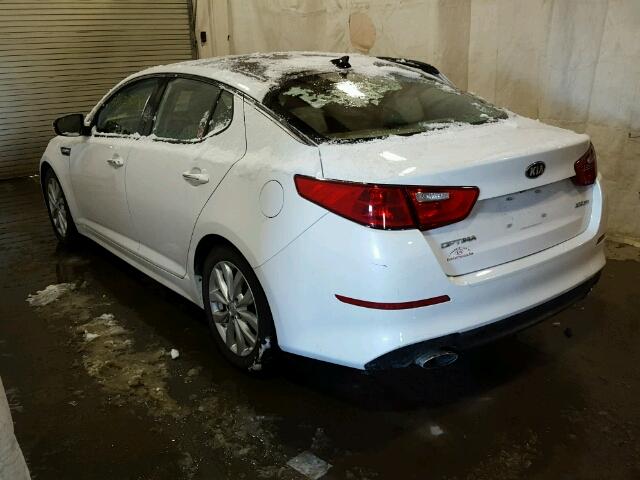 5XXGN4A70FG409528 - 2015 KIA OPTIMA EX WHITE photo 3