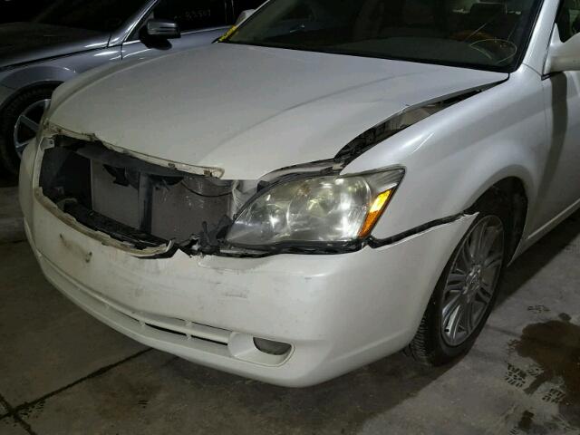 4T1BK36B55U013142 - 2005 TOYOTA AVALON XL WHITE photo 9