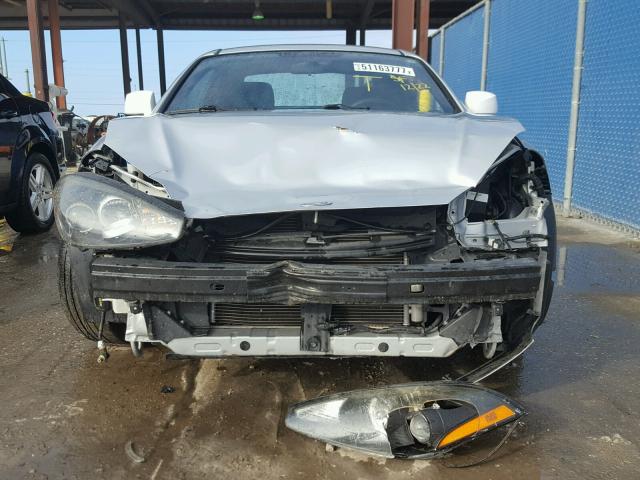 KMHHM66D48U264018 - 2008 HYUNDAI TIBURON GS SILVER photo 9