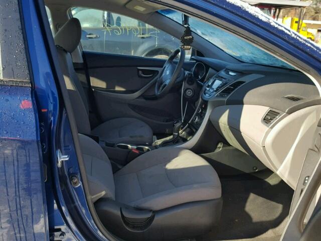 5NPDH4AE1GH723526 - 2016 HYUNDAI ELANTRA SE BLUE photo 5