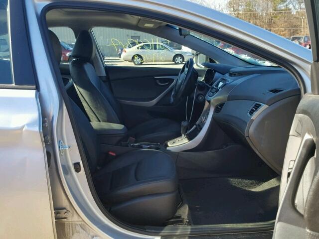 5NPDH4AEXDH419669 - 2013 HYUNDAI ELANTRA GL SILVER photo 5