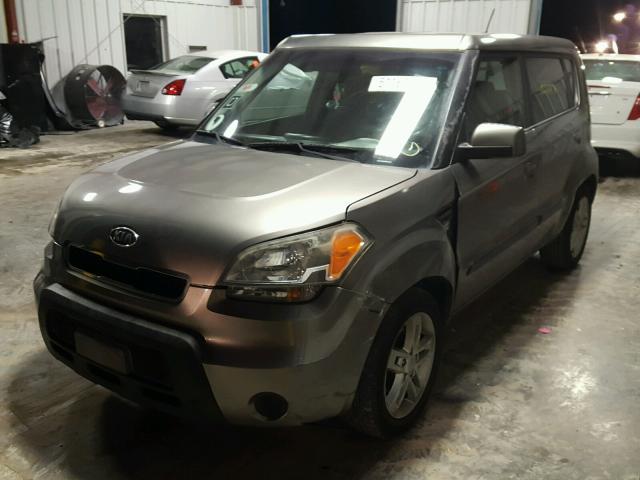 KNDJT2A20A7148634 - 2010 KIA SOUL + GRAY photo 2