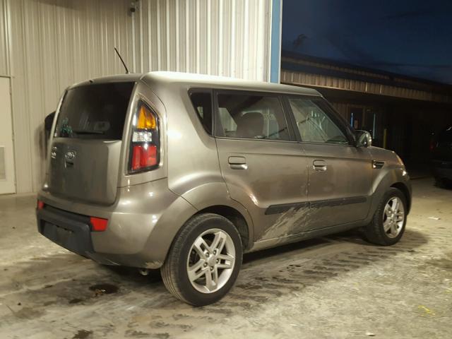 KNDJT2A20A7148634 - 2010 KIA SOUL + GRAY photo 4