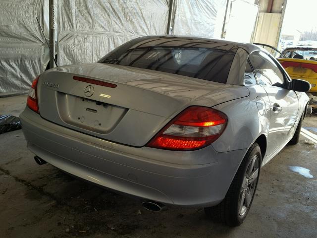 WDBWK54F16F111810 - 2006 MERCEDES-BENZ SLK 280 GRAY photo 4