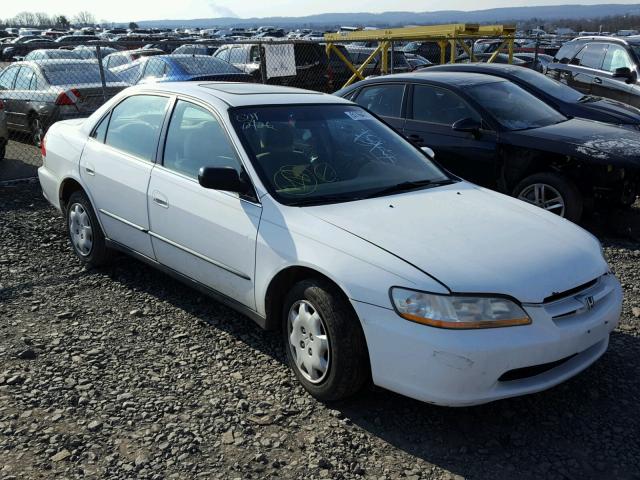 1HGCG5547WA111165 - 1998 HONDA ACCORD LX WHITE photo 1