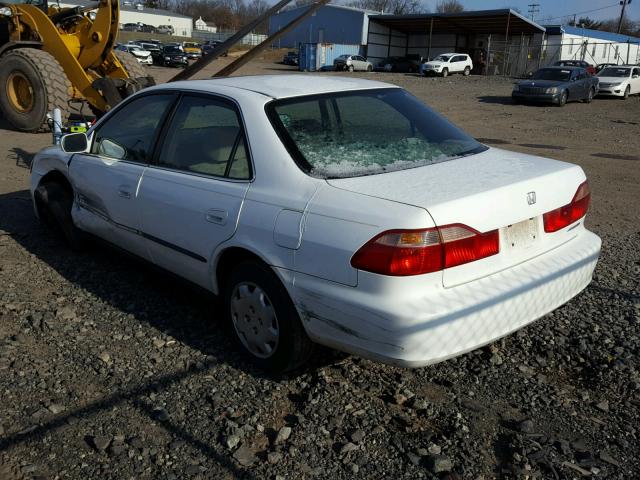 1HGCG5547WA111165 - 1998 HONDA ACCORD LX WHITE photo 3