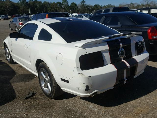 1ZVHT82H285147878 - 2008 FORD MUSTANG GT WHITE photo 3