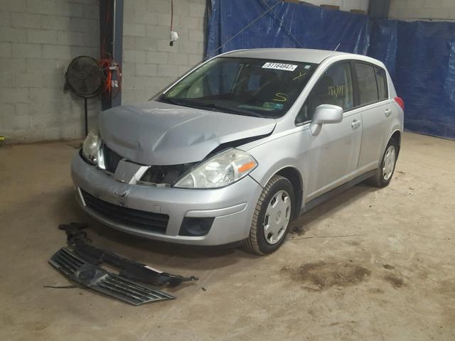 3N1BC13E69L371132 - 2009 NISSAN VERSA S SILVER photo 2