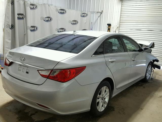 5NPEB4AC2DH712938 - 2013 HYUNDAI SONATA GLS SILVER photo 4