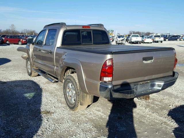 5TEMU52N16Z172509 - 2006 TOYOTA TACOMA DOU GOLD photo 3