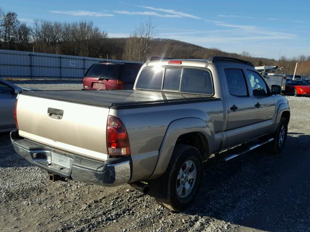5TEMU52N16Z172509 - 2006 TOYOTA TACOMA DOU GOLD photo 4