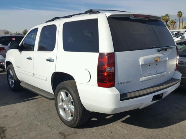 1GNSCAE05BR184338 - 2011 CHEVROLET TAHOE C150 WHITE photo 3