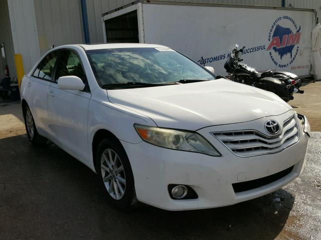 4T1BF3EK1BU605560 - 2011 TOYOTA CAMRY BASE WHITE photo 1