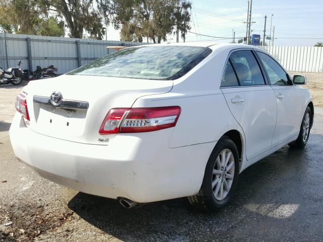 4T1BF3EK1BU605560 - 2011 TOYOTA CAMRY BASE WHITE photo 4