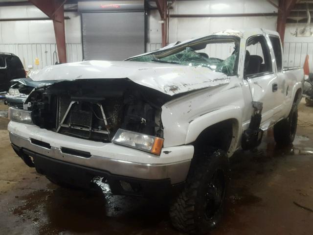 2GCEK19B671124203 - 2007 CHEVROLET SILVERADO WHITE photo 2