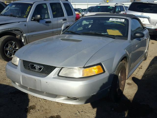 1FAFP4445YF173019 - 2000 FORD MUSTANG SILVER photo 2