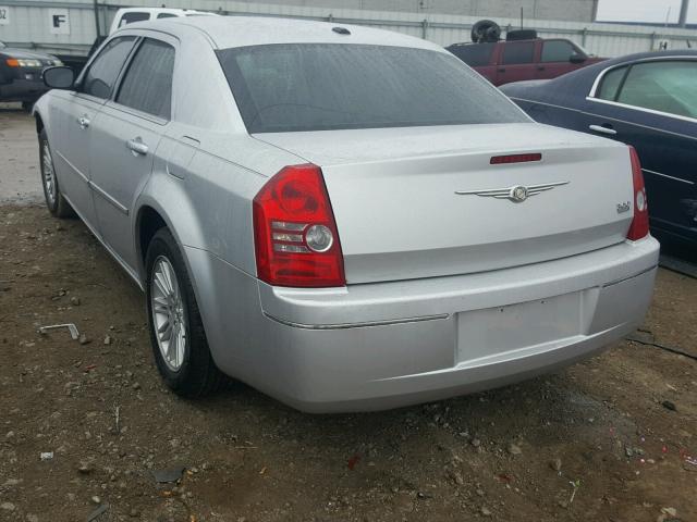 2C3CA5CV9AH167375 - 2010 CHRYSLER 300 TOURIN SILVER photo 3