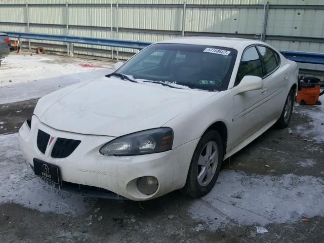 2G2WP552X81109423 - 2008 PONTIAC GRAND PRIX WHITE photo 2