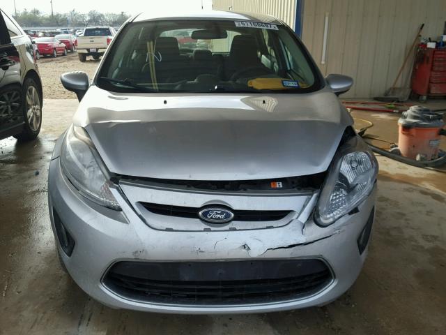 3FADP4EJ3BM156707 - 2011 FORD FIESTA SE SILVER photo 9