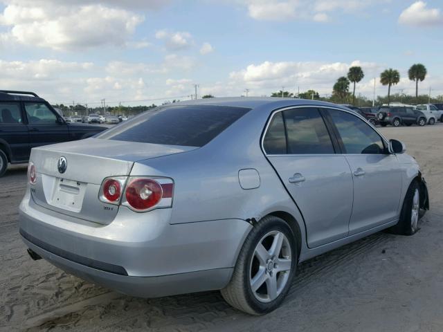 3VWAJ31K16M815846 - 2006 VOLKSWAGEN JETTA 2.0T SILVER photo 4