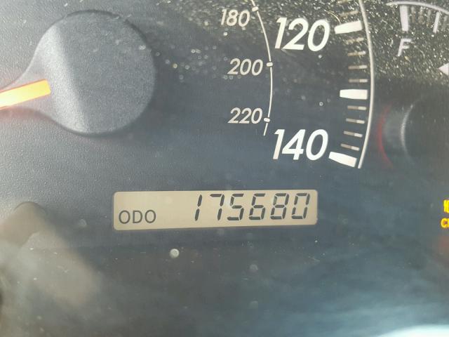 4T1BE32K55U506140 - 2005 TOYOTA CAMRY LE ვერცხლისფერი ფოტო 8