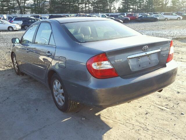4T1BF30K34U572975 - 2004 TOYOTA CAMRY LE ნაცრისფერი ფოტო 3