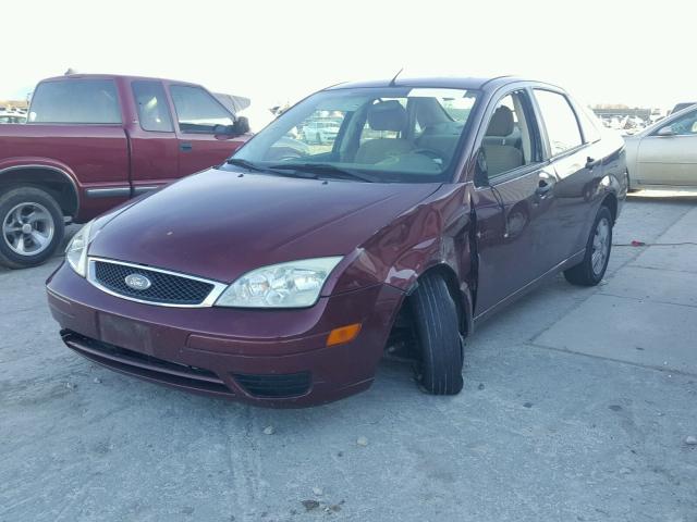 1FAFP34N77W181494 - 2007 FORD FOCUS ZX4 MAROON photo 2