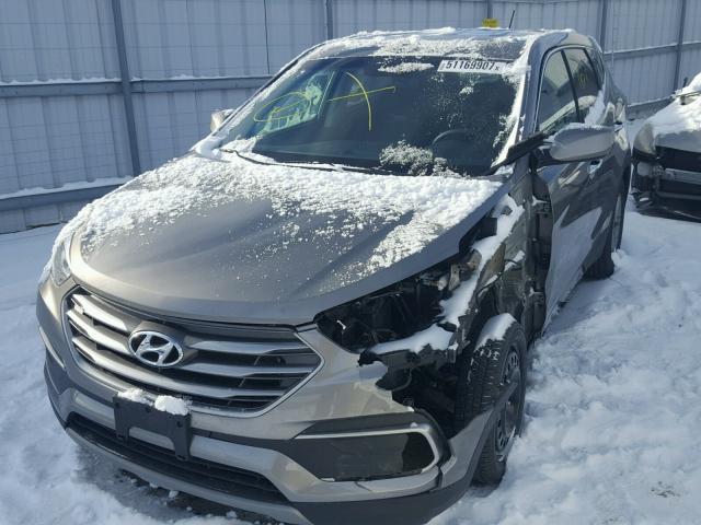 5NMZT3LB6JH057222 - 2018 HYUNDAI SANTA FE S GRAY photo 2