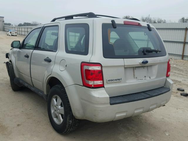 1FMCU02779KA50807 - 2009 FORD ESCAPE XLS CREAM photo 3