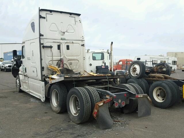 3AKJGLD50FSGE4589 - 2015 FREIGHTLINER CASCADIA 1 WHITE photo 3