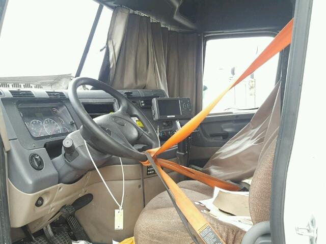 3AKJGLD50FSGE4589 - 2015 FREIGHTLINER CASCADIA 1 WHITE photo 5