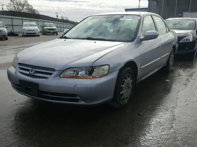 1HGCG56481A147583 - 2001 HONDA ACCORD LX SILVER photo 2